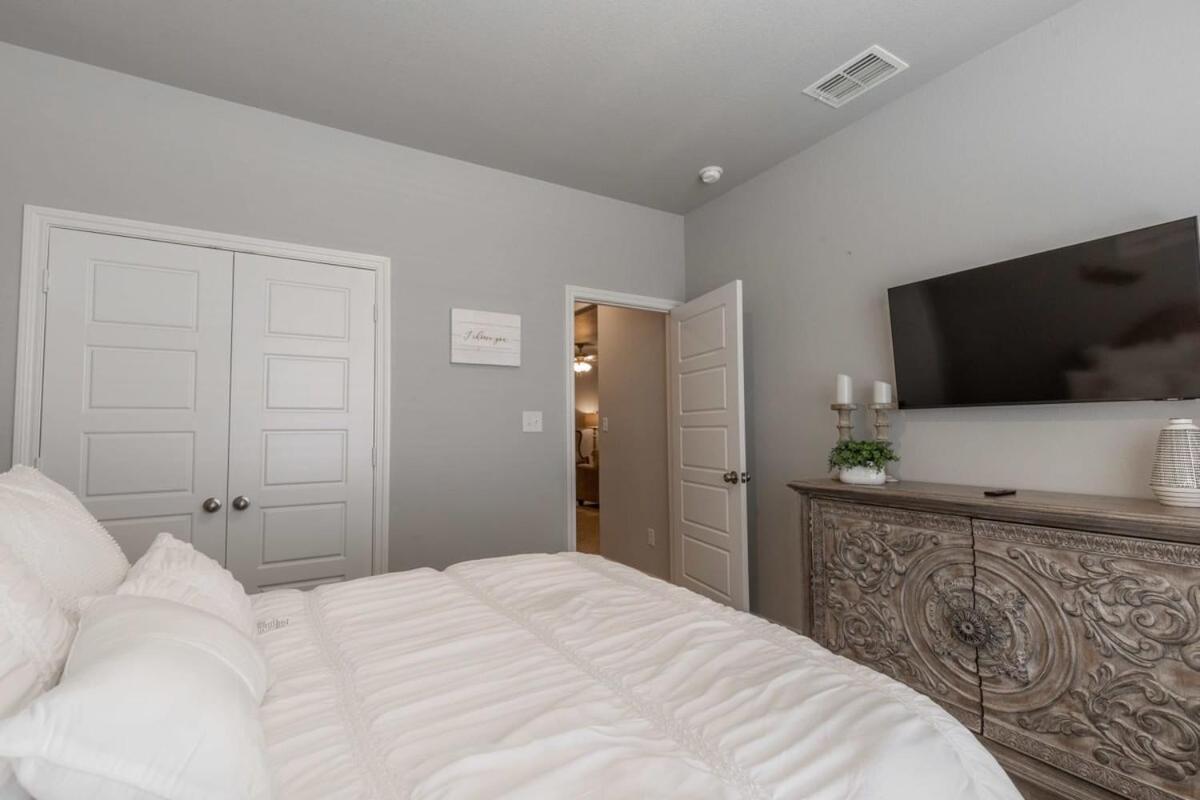 Entire House~ Spacious~ Prime Location~ Backyard Lubbock Eksteriør bilde