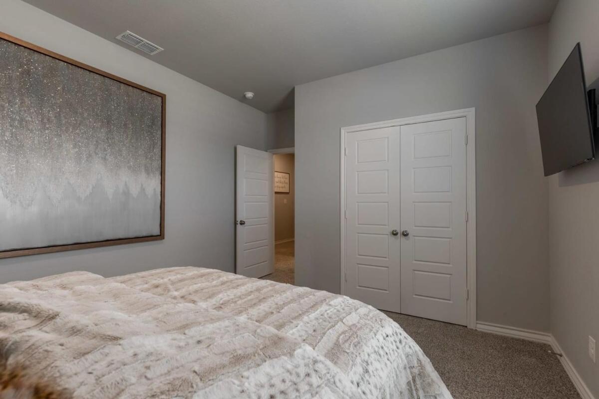 Entire House~ Spacious~ Prime Location~ Backyard Lubbock Eksteriør bilde