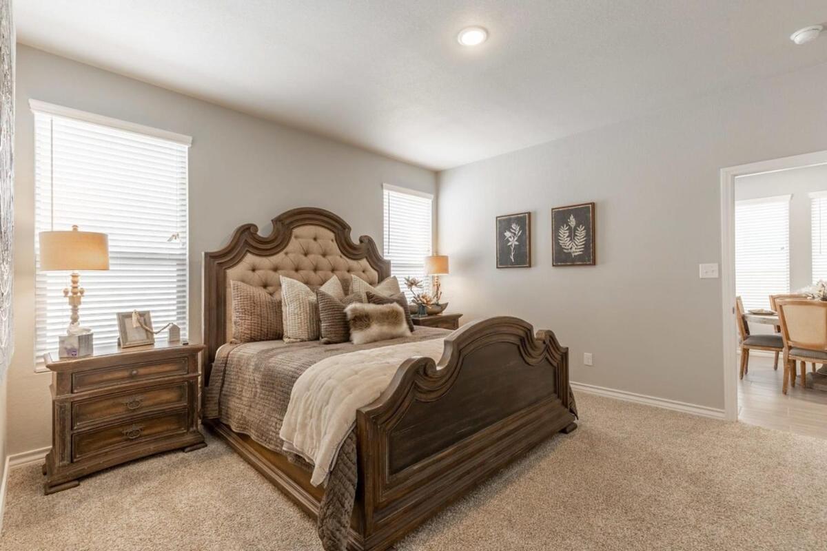 Entire House~ Spacious~ Prime Location~ Backyard Lubbock Eksteriør bilde