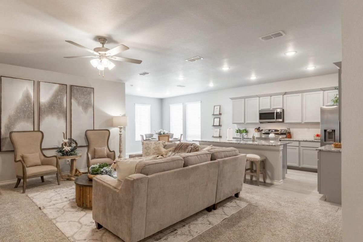 Entire House~ Spacious~ Prime Location~ Backyard Lubbock Eksteriør bilde